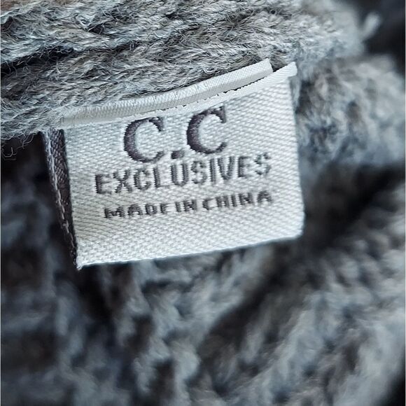 C.C Gray Knit Pom Beanie - Picture 5 of 5